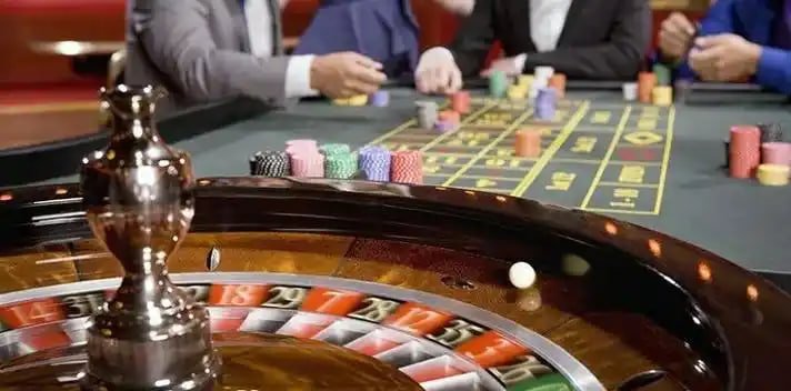 inle slot တိုက်ရိုက် ကာစီနို ကစားနည်း Myanmar ကစားသမား mobile screen မှ live table ဝင်ရောက်နေသောမြင်ကွင်း